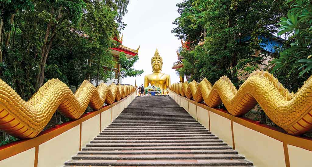 Buddha-image-at-the-top-of-stairway-Pattaya